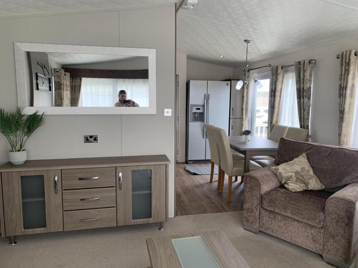 Beautiful 6 Berth Caravan By The Beach In Suffolk Ref 40076Nd Lowestoft Εξωτερικό φωτογραφία