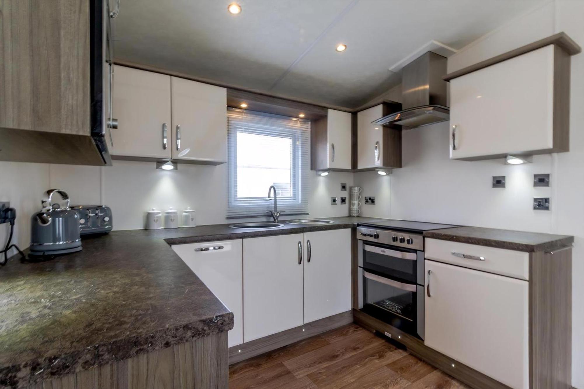 Beautiful 6 Berth Caravan By The Beach In Suffolk Ref 40076Nd Lowestoft Εξωτερικό φωτογραφία