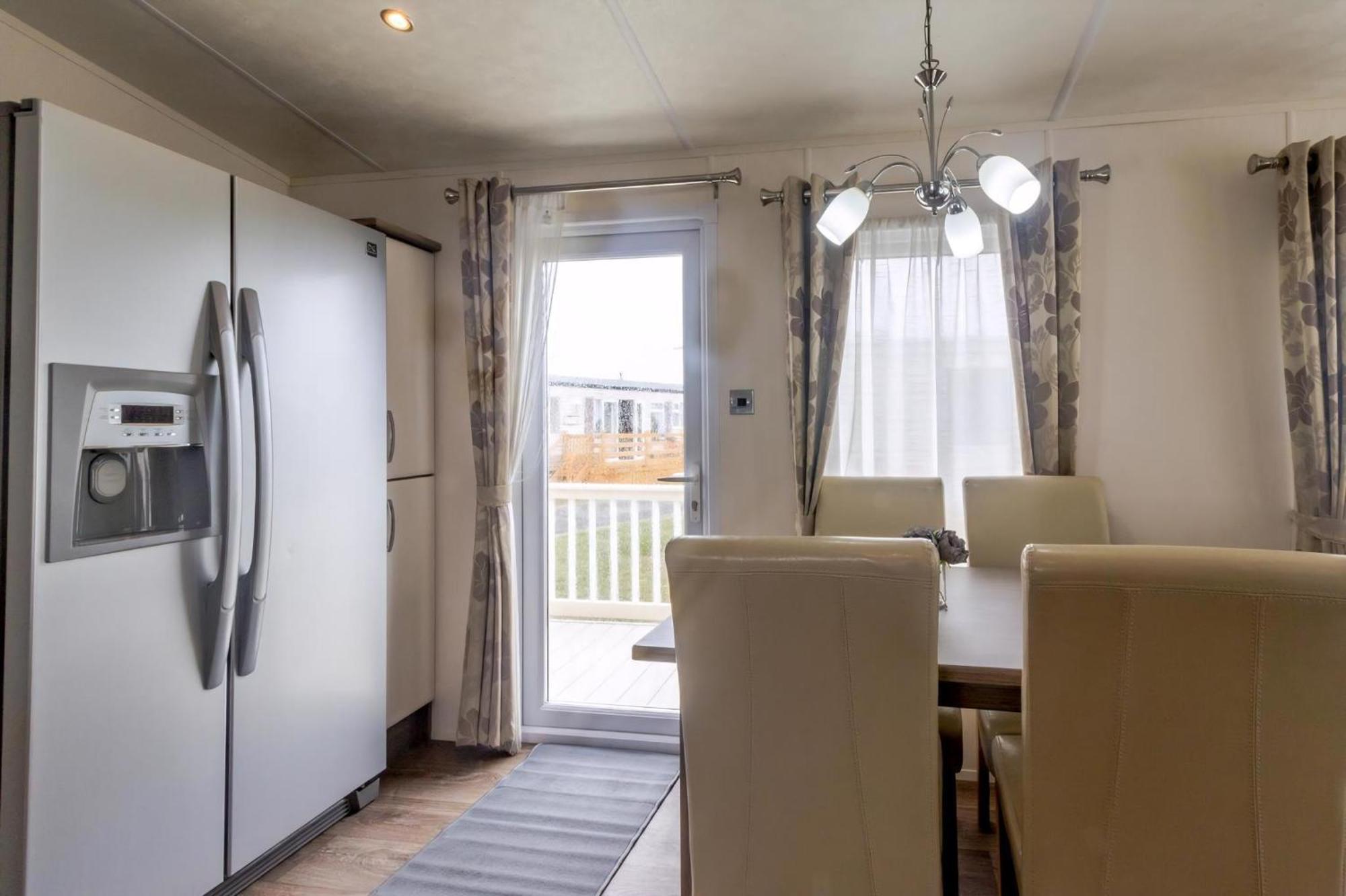 Beautiful 6 Berth Caravan By The Beach In Suffolk Ref 40076Nd Lowestoft Εξωτερικό φωτογραφία